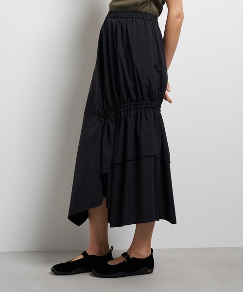 LANVIN en Bleu(ランバンオンブルー)の「撥水アシンメトリーギャザースカート(スカート・レディース・ブラック/カーキ・36/38)」の16枚目の写真