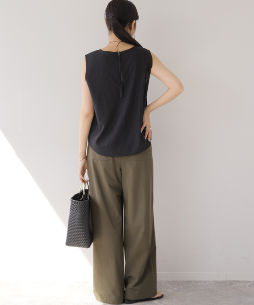 JOURNAL STANDARD relume(ジャーナルスタンダード レリューム)の「ラミーレーヨンノースリーブブラウス(シャツ/ブラウス・レディース・ブラック/ブラウン・FREE)」の5枚目の写真