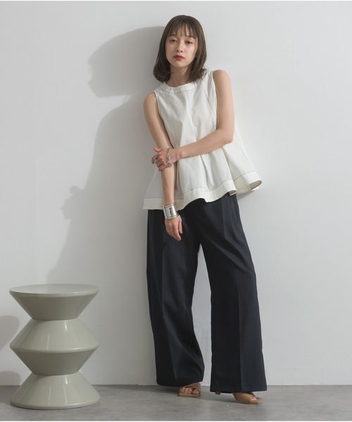 OandI（オーアンドアイ）の「フロントタックノースリーブトップス（タンクトップ・レディース・ブラック/ホワイト/インディゴブルー・FREE）」の9枚目の写真