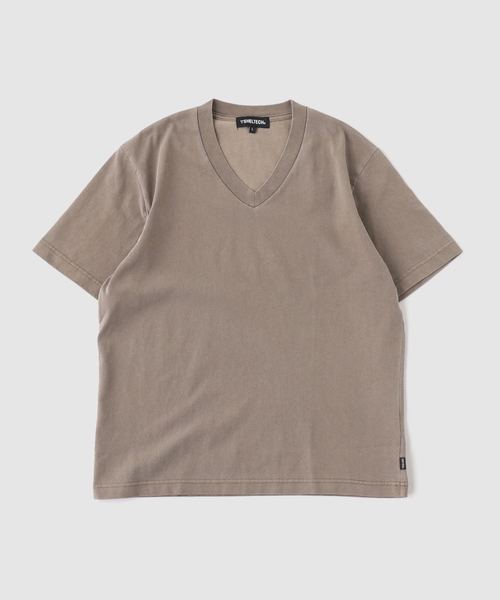 SHELTECH(シェルテック)の「SHELTECH×JOURNAL STANDARD 別注 PIGMENT VネックTシャツ(Tシャツ/カットソー・メンズ・アーミー/ベージュ系その他・LARGE/MEDIUM)」の1枚目の写真