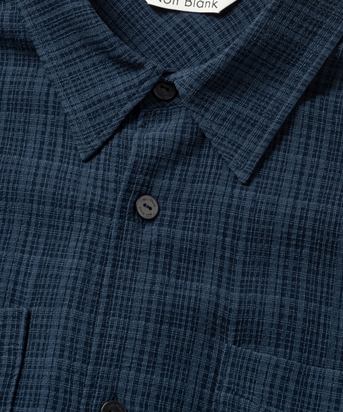 NONBLANK(ノンブランク)の「イレギュラーウィンドウチェッククロップHSシャツ_DARK BLUE(シャツ/ブラウス・メンズ・ダークブルー・SMALL/MEDIUM/LARGE/X-LARGE)」の4枚目の写真