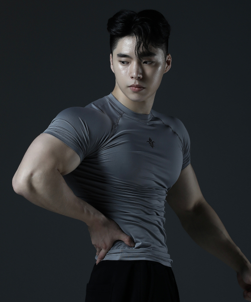 CARMID（カミド）の「コンプレッション半袖 [アッシュグレー]（Tシャツ/カットソー・メンズ・その他・1/2/3）」の4枚目の写真