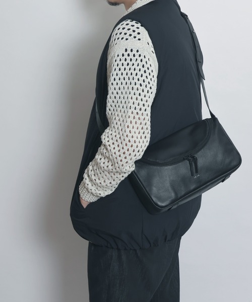 YArKA（ヤーカ）の「【YArKA/ヤーカ】real leather round zip shoulder bag [tdht7] / ラウンドzipショルダーバッグ（ショルダーバッグ・レディース・ブラック・FREE）」の8枚目の写真