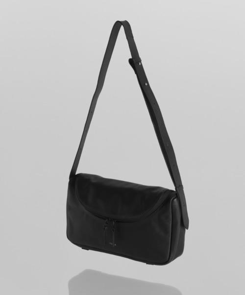 YArKA（ヤーカ）の「【YArKA/ヤーカ】real leather round zip shoulder bag [tdht7] / ラウンドzipショルダーバッグ（ショルダーバッグ・レディース・ブラック・FREE）」の11枚目の写真
