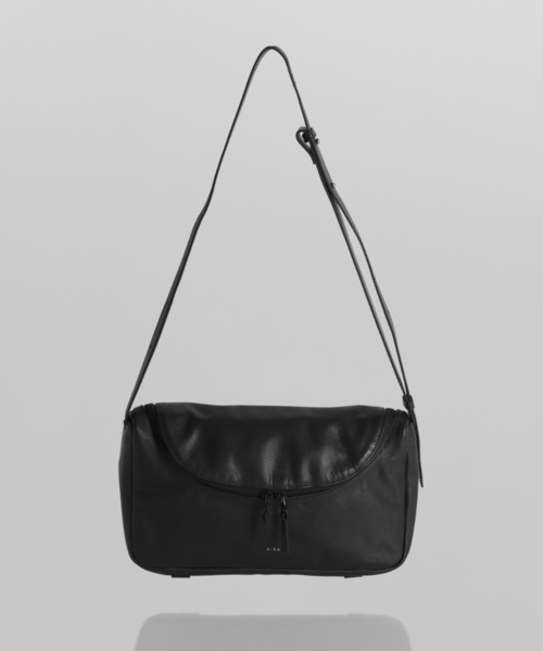YArKA（ヤーカ）の「【YArKA/ヤーカ】real leather round zip shoulder bag [tdht7] / ラウンドzipショルダーバッグ（ショルダーバッグ・レディース・ブラック・FREE）」の12枚目の写真