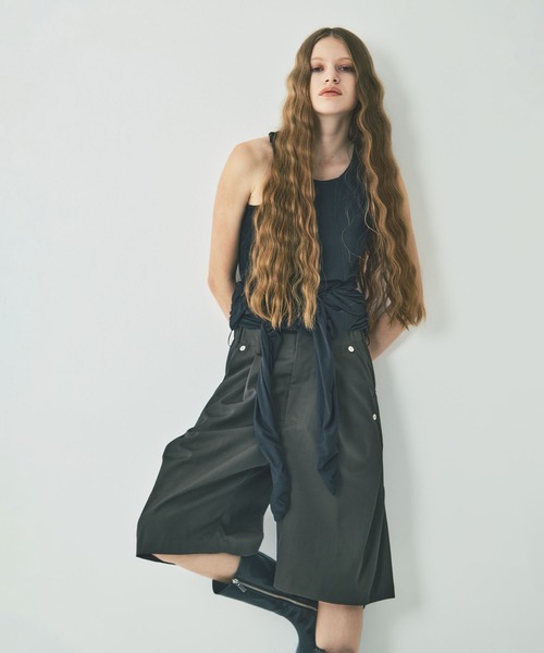 CONZ（コンズ）の「curve leg wide shorts（その他パンツ・レディース・カーキ/ブラック・3/2）」の2枚目の写真