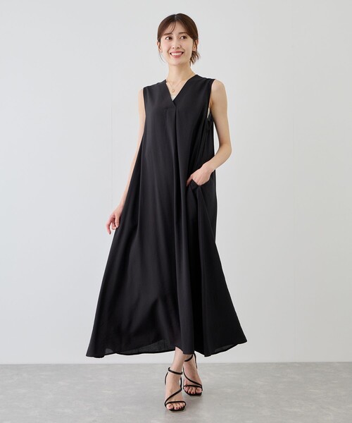 Jayro（ジャイロ）の「Vネックノースリロングフレアワンピース（ワンピース・レディース・ブラック/ブルー系その他4/ネイビー・FREE）」の2枚目の写真