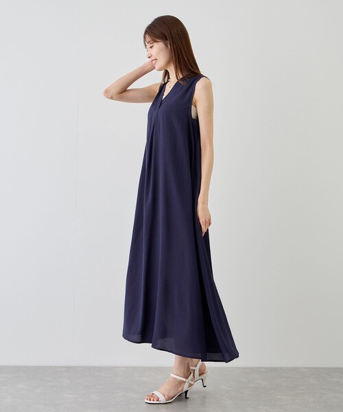 Jayro（ジャイロ）の「Vネックノースリロングフレアワンピース（ワンピース・レディース・ブラック/ブルー系その他4/ネイビー・FREE）」の12枚目の写真