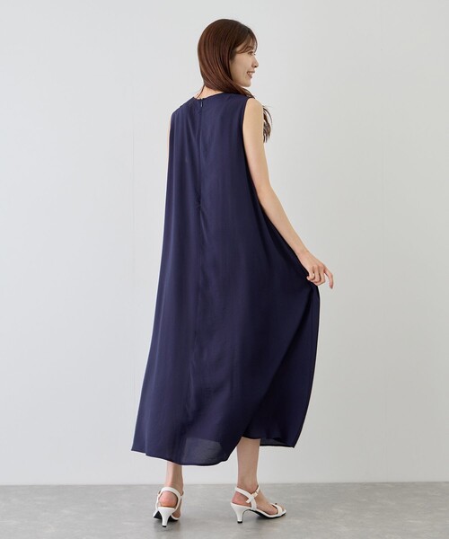 Jayro（ジャイロ）の「Vネックノースリロングフレアワンピース（ワンピース・レディース・ブラック/ブルー系その他4/ネイビー・FREE）」の14枚目の写真
