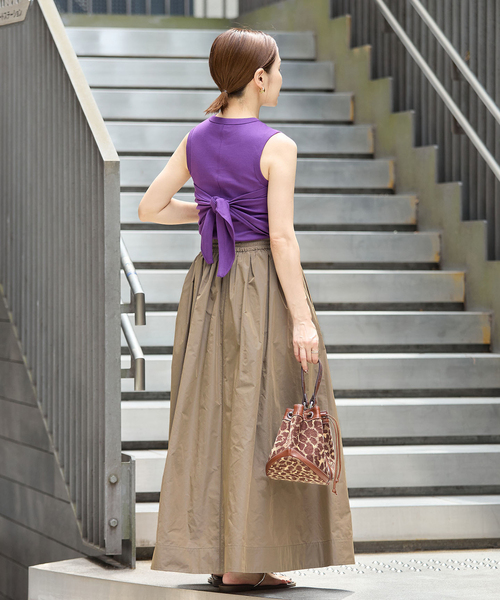 IENA(イエナ)の「《一部カラー店舗限定》シャンブレータフタギャザースカート(スカート・レディース・チャコールグレー/ブラック/ベージュ/ブラウン・36/38)」の22枚目の写真