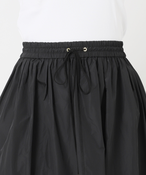 IENA(イエナ)の「《一部カラー店舗限定》シャンブレータフタギャザースカート(スカート・レディース・チャコールグレー/ブラック/ベージュ/ブラウン・36/38)」の16枚目の写真