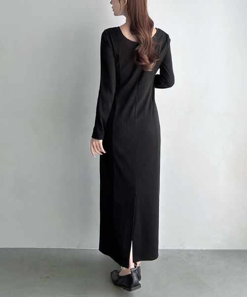 Meiru(メイル)の「ヘンリーネックIラインリブワンピース(ワンピース・レディース・ブラウン/チャコール/ブラック・LARGE/MEDIUM/SMALL/X-LARGE)」の6枚目の写真