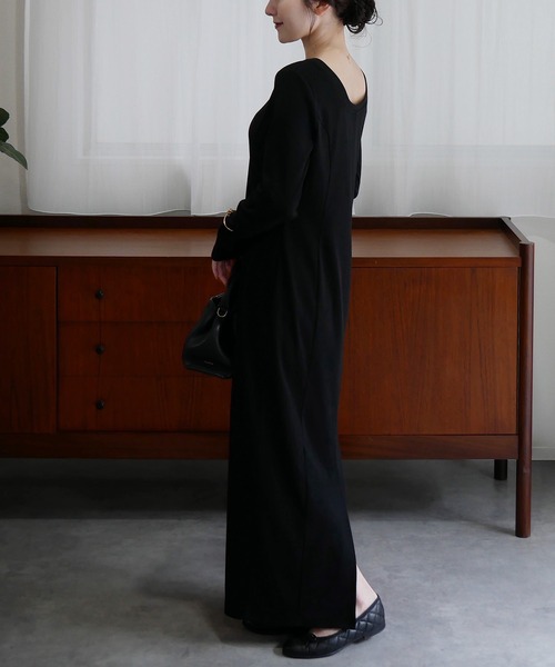 Meiru(メイル)の「ヘンリーネックIラインリブワンピース(ワンピース・レディース・ブラウン/チャコール/ブラック・LARGE/MEDIUM/SMALL/X-LARGE)」の8枚目の写真