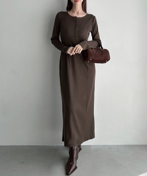 Meiru(メイル)の「ヘンリーネックIラインリブワンピース(ワンピース・レディース・ブラウン/チャコール/ブラック・LARGE/MEDIUM/SMALL/X-LARGE)」の10枚目の写真