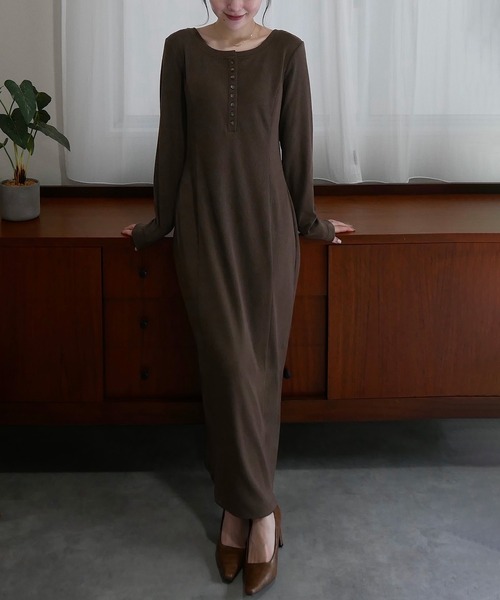 Meiru(メイル)の「ヘンリーネックIラインリブワンピース(ワンピース・レディース・ブラウン/チャコール/ブラック・LARGE/MEDIUM/SMALL/X-LARGE)」の12枚目の写真
