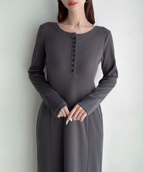 Meiru(メイル)の「ヘンリーネックIラインリブワンピース(ワンピース・レディース・ブラウン/チャコール/ブラック・LARGE/MEDIUM/SMALL/X-LARGE)」の17枚目の写真