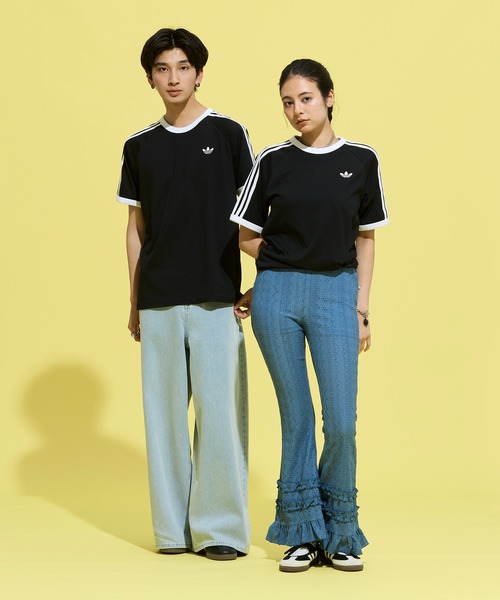 adidas(アディダス)の「スリーストライプス Tシャツ / アディダスオリジナルス adidas Originals(Tシャツ/カットソー・メンズ・ブラック・MEDIUM/X-SMALL/LARGE/3XL/XX-LARGE/XX-SMALL/X-LARGE/SMALL)」の2枚目の写真