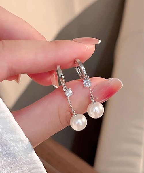 VIBGYOR(ヴィブジョー)の「パール風ドロップシルバーピアス/両耳用/レディース(T3)(ピアス(両耳用)・レディース・シルバー・FREE)」の4枚目の写真