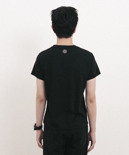 EULER(ユーラ)の「シュリンククロップベーシックTシャツ(ブラック)(Tシャツ/カットソー・メンズ・ブラック・MEDIUM/LARGE)」の2枚目の写真