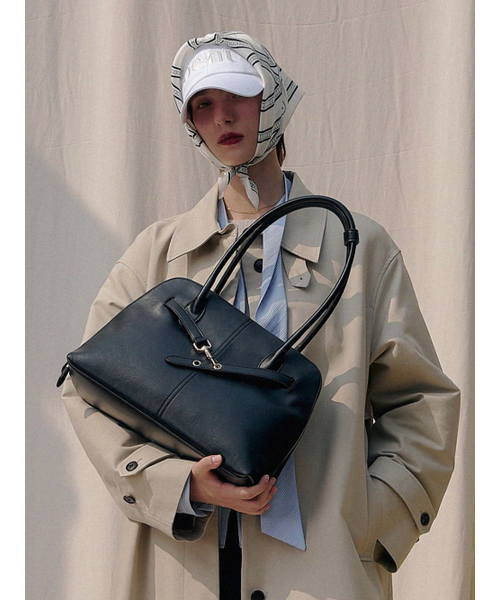 DENU（デヌ）の「[アウトレット]NOA BAG [ブラックシルバー]（ショルダーバッグ・レディース・ブラック×シルバー・FREE）」の2枚目の写真