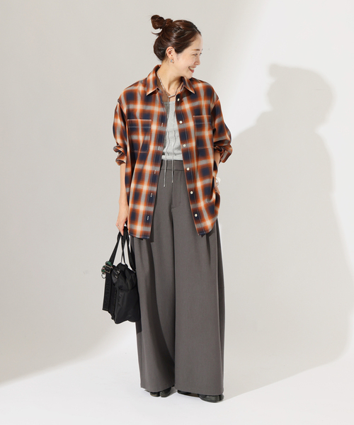 JOURNAL STANDARD(ジャーナルスタンダード)の「ウォーム TRW タックバレルパンツ(その他パンツ・レディース・ベージュ/チャコールグレー・38/36)」の3枚目の写真