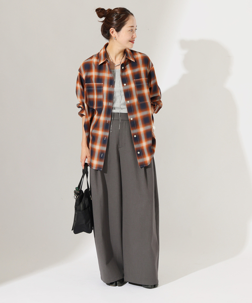JOURNAL STANDARD(ジャーナルスタンダード)の「ウォーム TRW タックバレルパンツ(その他パンツ・レディース・ベージュ/チャコールグレー・38/36)」の6枚目の写真