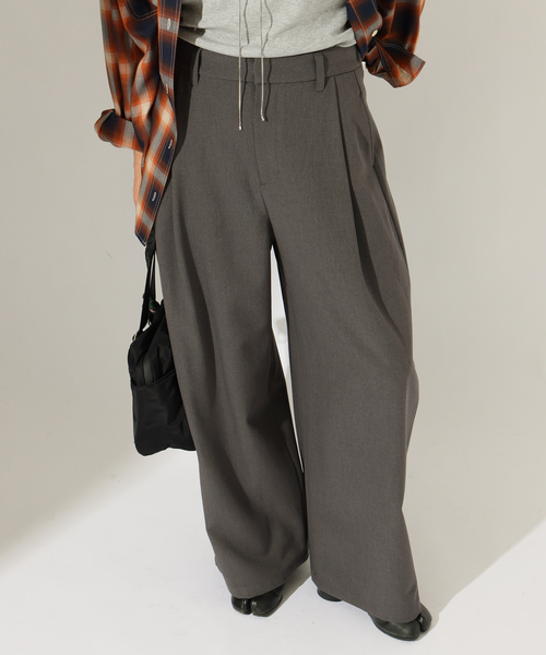 JOURNAL STANDARD(ジャーナルスタンダード)の「ウォーム TRW タックバレルパンツ(その他パンツ・レディース・ベージュ/チャコールグレー・38/36)」の8枚目の写真