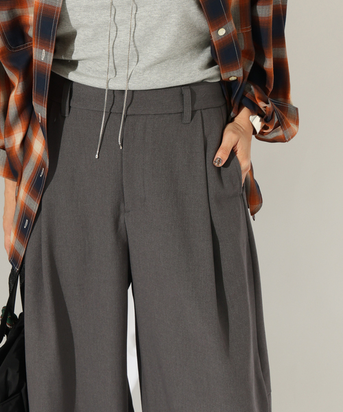 JOURNAL STANDARD(ジャーナルスタンダード)の「ウォーム TRW タックバレルパンツ(その他パンツ・レディース・ベージュ/チャコールグレー・38/36)」の10枚目の写真