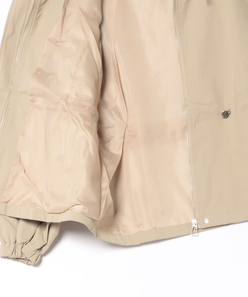 MAGASIN DE MODE Chou Chou（マガジンデモードシュシュ）の「【MAGASIN DE MODE Chou Chou】フード付きショートトレンチコート SNF（トレンチコート・レディース・ブラック/ベージュ/グリーン・FREE）」の5枚目の写真
