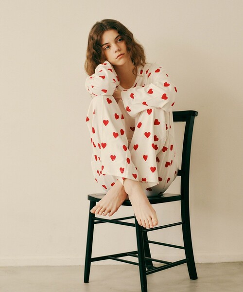 PETIT BATEAU(プチバトー)の「【WEB限定】・【PETIT BATEAU pour ADAM ET ROPE'】別注ハートプリントパジャマ(ルームウェア/パジャマ・レディース・レッド/ネイビー・FREE)」の4枚目の写真