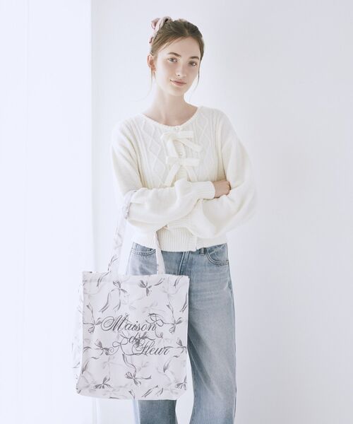 Maison de FLEUR(メゾンドフルール)の「ブランドロゴ刺繍リボンプリントスクエアトート(トートバッグ・レディース・ピンク/ピンク系その他3/ライトブルー/ブラック・FREE)」の1枚目の写真