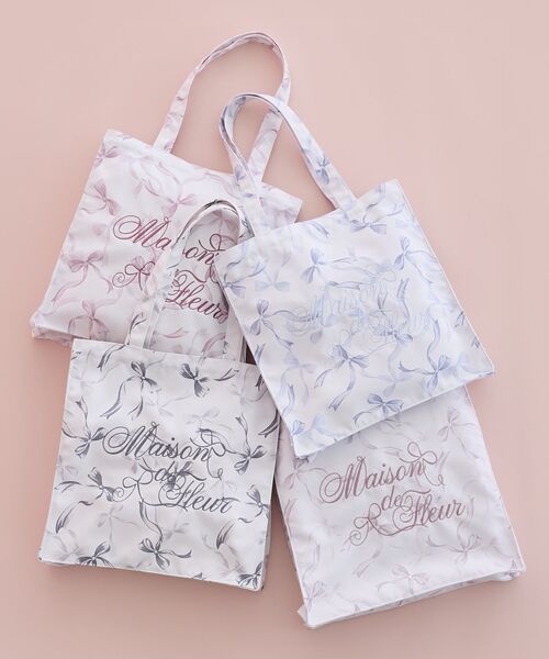 Maison de FLEUR(メゾンドフルール)の「ブランドロゴ刺繍リボンプリントスクエアトート(トートバッグ・レディース・ピンク/ピンク系その他3/ライトブルー/ブラック・FREE)」の5枚目の写真