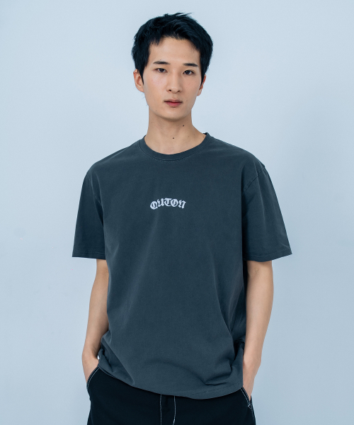 QUTON(ク―トン)の「アーチクラシックピグメントオーバーサイズ半袖Tシャツ(Tシャツ/カットソー・レディース・チャコール/ブラック/ライトグレー・1/2)」の4枚目の写真