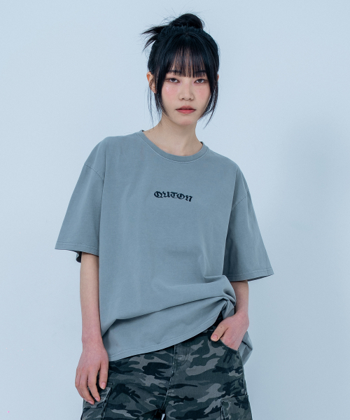 QUTON(ク―トン)の「アーチクラシックピグメントオーバーサイズ半袖Tシャツ(Tシャツ/カットソー・レディース・チャコール/ブラック/ライトグレー・1/2)」の5枚目の写真