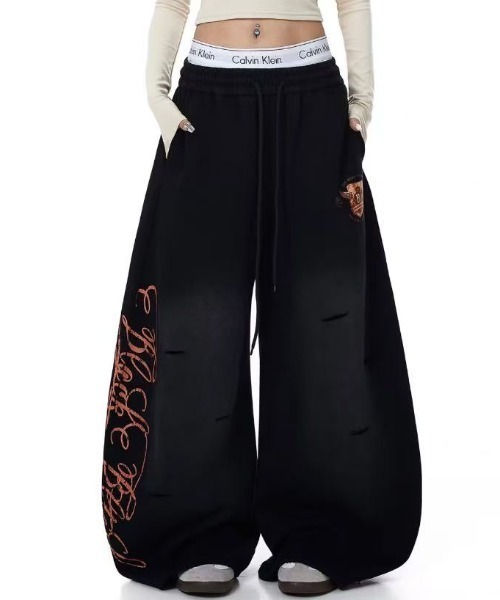 Achic(アシック)の「サイドロゴルーズスウェットパンツ(スウェットパンツ・レディース・グレー/ブラック・S/M)」の17枚目の写真