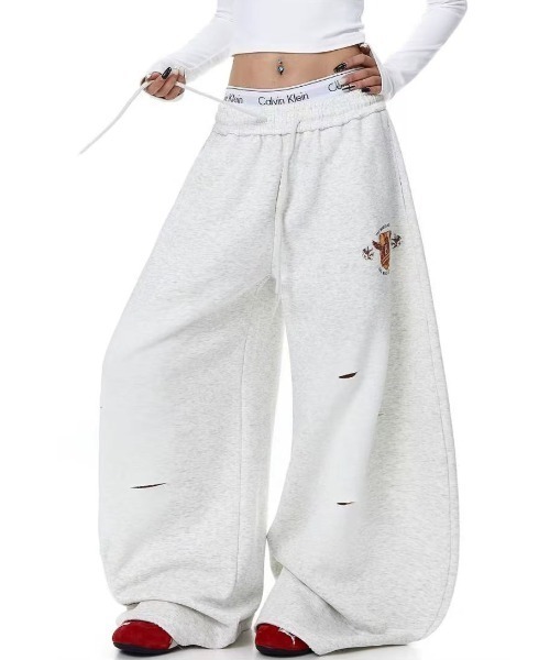Achic(アシック)の「サイドロゴルーズスウェットパンツ(スウェットパンツ・レディース・グレー/ブラック・S/M)」の12枚目の写真