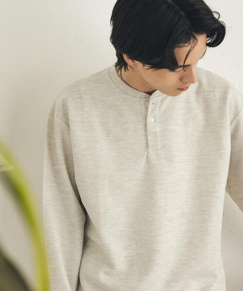 SENSE OF PLACE by URBAN RESEARCH(センスオブプレイスバイアーバンリサーチ)の「ワッフルヘンリーネックロングTシャツ(Tシャツ/カットソー・メンズ・アイボリー/グレー/ブラック・MEDIUM/LARGE)」の1枚目の写真