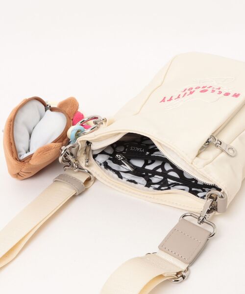 Y'SACCS(イザック)の「【Y'SACCS×HELLO KITTY】ハローキティフェイスポーチ付きポシェット(ショルダーバッグ・レディース・アイボリー/ネイビー/ブラック・FREE)」の6枚目の写真
