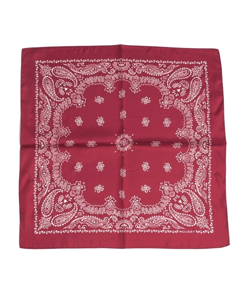 MOUSSY（マウジー）の「SILK BANDANA SCARF（バンダナ/スカーフ・レディース・ブラウン/レッド/ブラック/ネイビー・FREE）」の4枚目の写真