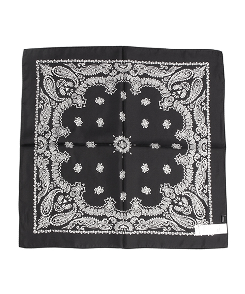 MOUSSY（マウジー）の「SILK BANDANA SCARF（バンダナ/スカーフ・レディース・ブラウン/レッド/ブラック/ネイビー・FREE）」の5枚目の写真