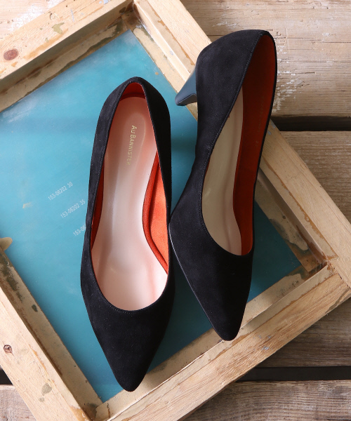 Au BANNISTER（オゥバニスター）の「Au/ポインテッドミドルヒールパンプス（パンプス・レディース・ブラック/ネイビー/グレー/カーキ/ベージュ/ライトグレー/ブラウン・38/39/36/34/35/37/40）」の2枚目の写真