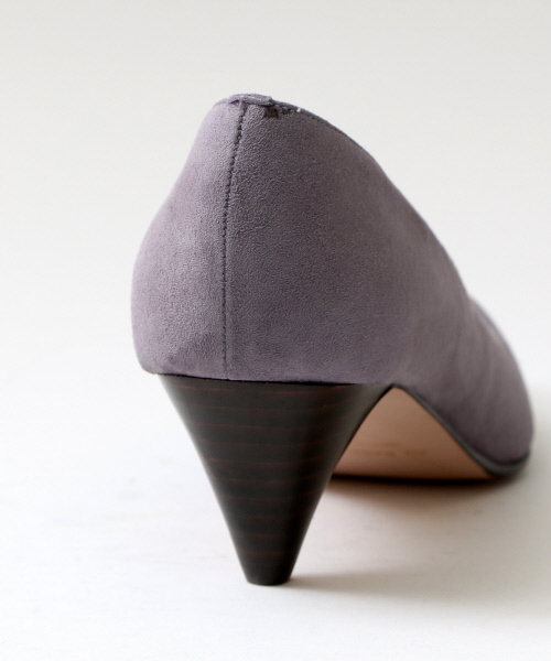 Au BANNISTER（オゥバニスター）の「Au/ポインテッドミドルヒールパンプス（パンプス・レディース・ブラック/ネイビー/グレー/カーキ/ベージュ/ライトグレー/ブラウン・38/39/36/34/35/37/40）」の14枚目の写真