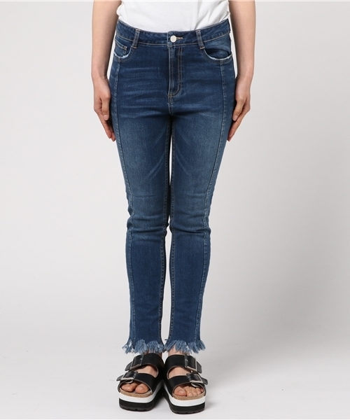 mysty woman（ミスティウーマン）の「ストレッチデニムリメイクフリンジスキニー（デニムパンツ・レディース・ブルー/ライトブルー・MEDIUM/SMALL）」の3枚目の写真