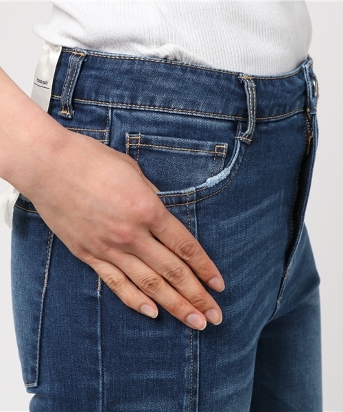 mysty woman（ミスティウーマン）の「ストレッチデニムリメイクフリンジスキニー（デニムパンツ・レディース・ブルー/ライトブルー・MEDIUM/SMALL）」の9枚目の写真