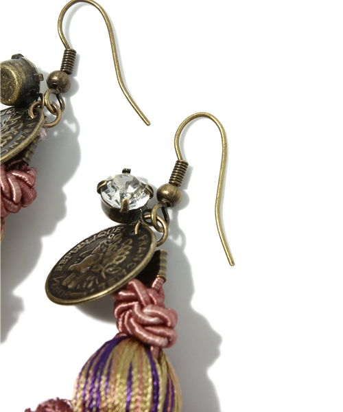 Kastane（カスタネ）の「タッセルピアス（ピアス（両耳用）・レディース・モスグリーン/グレー/パープル・FREE）」の5枚目の写真