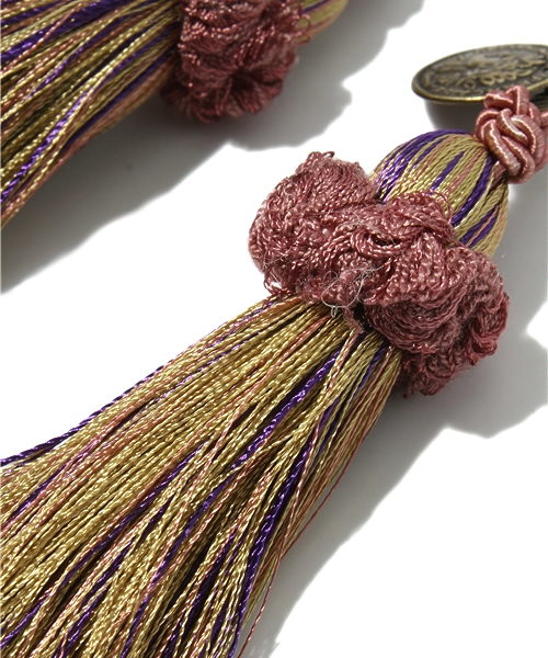 Kastane（カスタネ）の「タッセルピアス（ピアス（両耳用）・レディース・モスグリーン/グレー/パープル・FREE）」の4枚目の写真