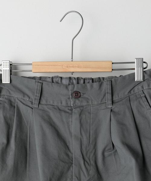 coen（コーエン）の「ウォッシュストレッチテーパードツータックチノパンツ（チノパンツ・メンズ・ダークグレー/ブラック・LARGE/MEDIUM/SMALL/X-LARGE）」の20枚目の写真