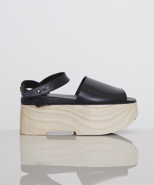 UNITED TOKYO（ユナイテッドトウキョウ）の「ウッドソールサンダル（サンダル・レディース・ブラック・1/2/0）」の4枚目の写真