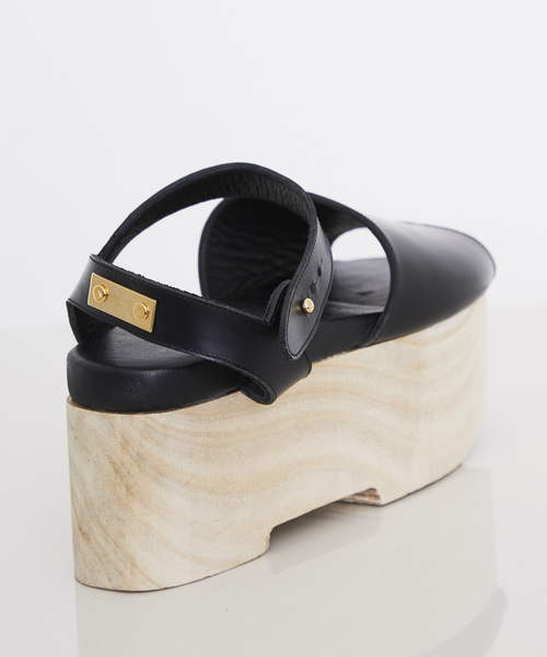 UNITED TOKYO（ユナイテッドトウキョウ）の「ウッドソールサンダル（サンダル・レディース・ブラック・1/2/0）」の5枚目の写真