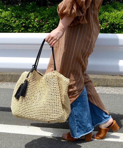 Khaju（カージュ）の「【WEB限定】Khaju:コマアミトート◇◇（トートバッグ・レディース・ナチュラル/カーキ/ブラック・ONE SIZE）」の2枚目の写真